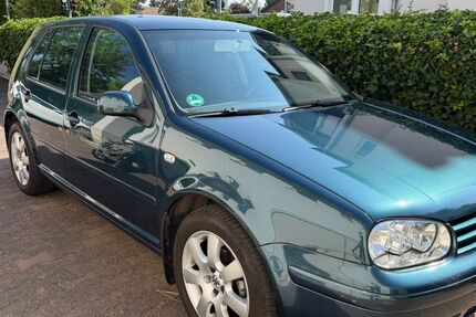 VW Golf 61.000 km 5.490 &euro; Dormagen 41539