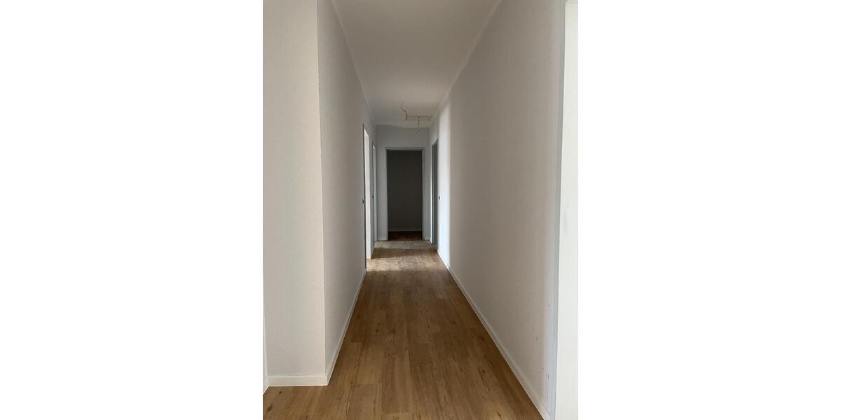 Dachgeschoßwohnung Leverkusen Schlebusch - 3 Zimmer, 83 m&sup2;, 1.370&euro; | Angebot:25407799