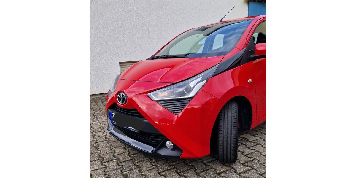 Toyota Aygo (X) 29.500 km 9.800 &euro; Solingen 42697