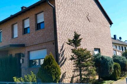 Haus Bornheim - 5 Zimmer, 100 m&sup2;, 1.550&euro; | Angebot:25333100