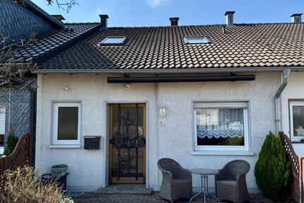 Reihenmittelhaus in ruhiger Lage, nähe Bevertalsperre mit Garage 6 zimmer