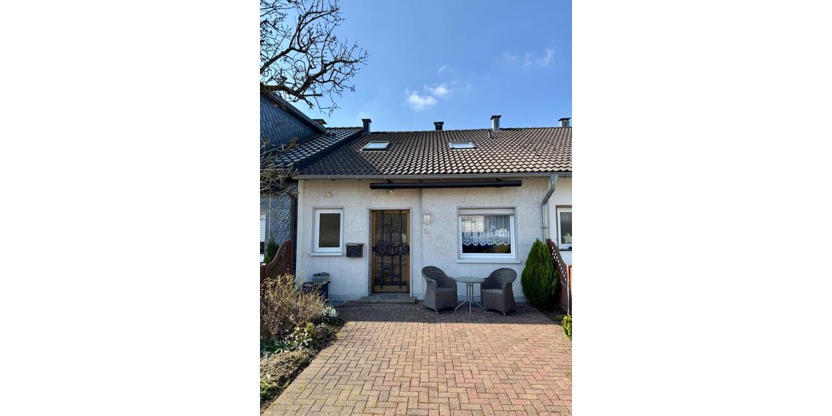 Reihenmittelhaus in ruhiger Lage, nähe Bevertalsperre mit Garage 6 zimmer