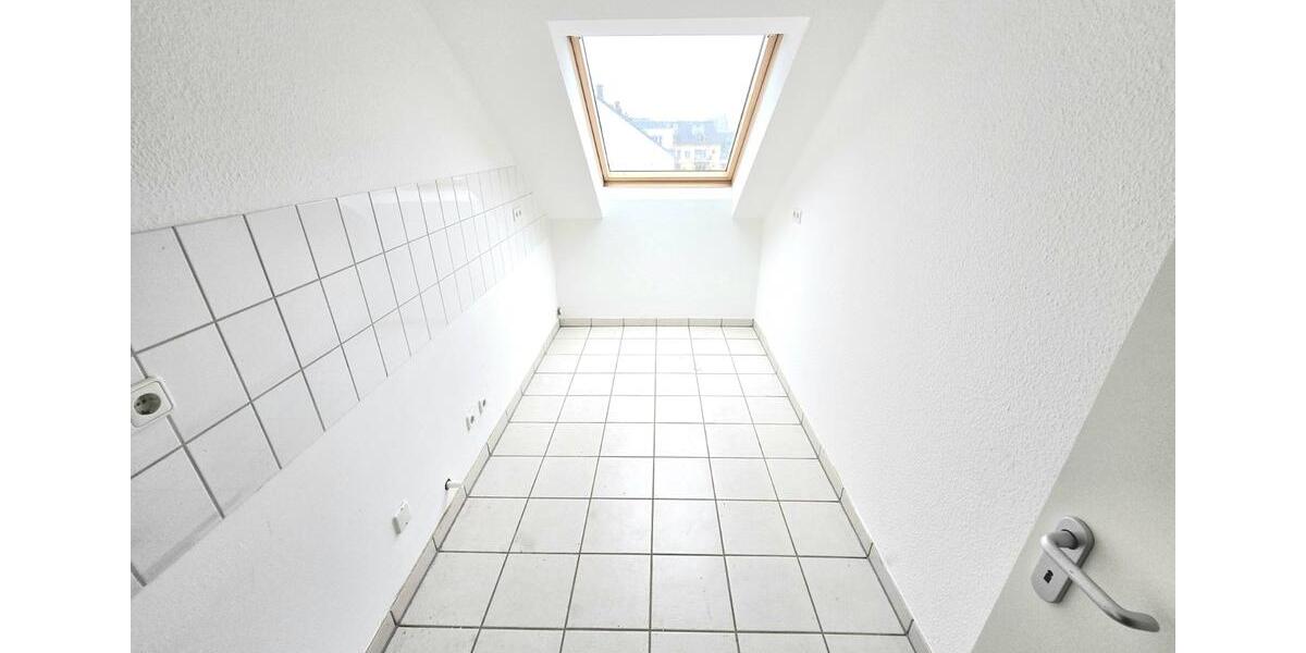 Helle 2-Zimmer-Dachgeschosswohnung mit Balkon in Raderberg 2 zimmer