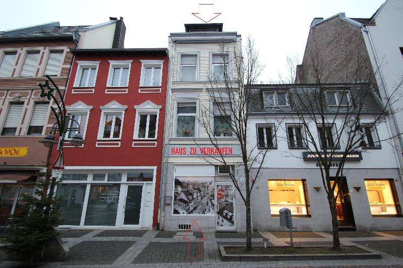 Haus zum Kaufen in Brühl 300.000 € 145 m² 7 zimmer