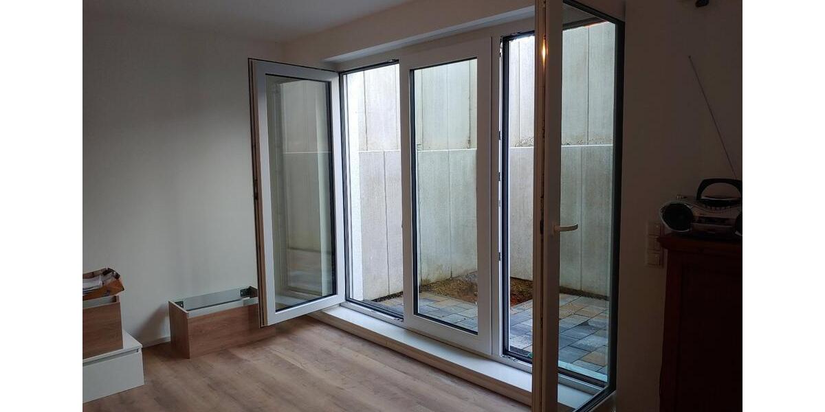 Bergheim Stadt, Souterrain Wohnung, 2 Zimmer Terrasse, Stellplatz 2 zimmer