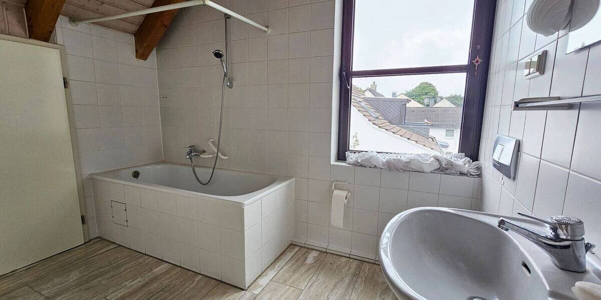 Etagenwohnung Solingen Höhscheid - 2 Zimmer, 62 m&sup2;, 680&euro; | Angebot:26363365