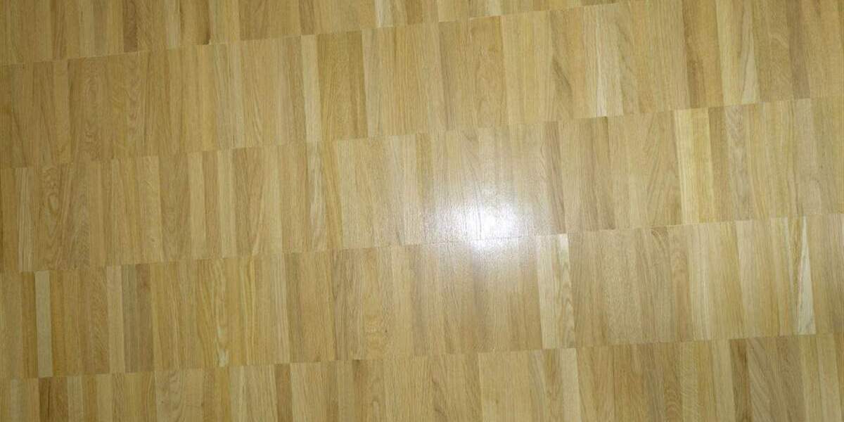 2 Zimmer Wohnung mit Fußbodenheizung und Balkon. EBK käuflich. Nur für eine Person geeignet. 2 zimmer