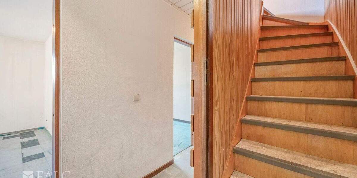 Reihenendhaus mit Garten & Sanierungsfahrplan in Köln-Ossendorf 6 zimmer