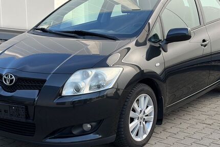 Toyota Auris 199.998 km 3.590 &euro; Düsseldorf - Bezirk 8 40231
