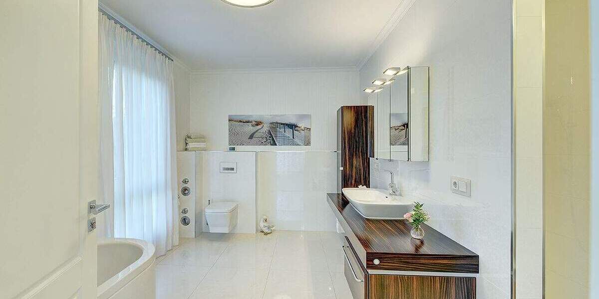 Luxuriöse, Lichtdurchflutete Wohnung mit 2 Terrassen und 2 TG-Plätzen 5 zimmer