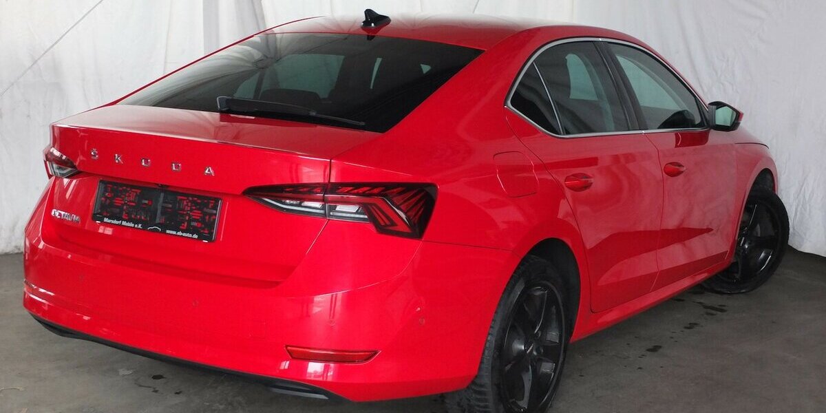 Skoda Octavia KUNDENAUFTRAG: STYLE NAVI BLUETOOTH PARKPI 53.254 km 19.904 &euro; Köln 50858