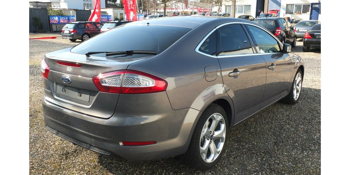 Ford Mondeo 2.0TDCi WM26: NAVI XENON PDC AHK BLUETOOTH 143.215 km 8.908 &euro; Köln 50858