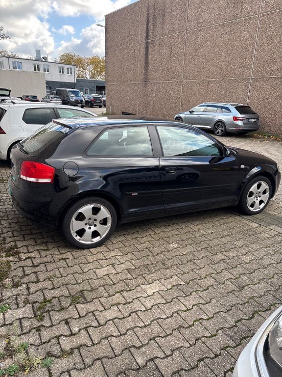 Audi A3 136.250 km 4.600 € Düsseldorf 40211