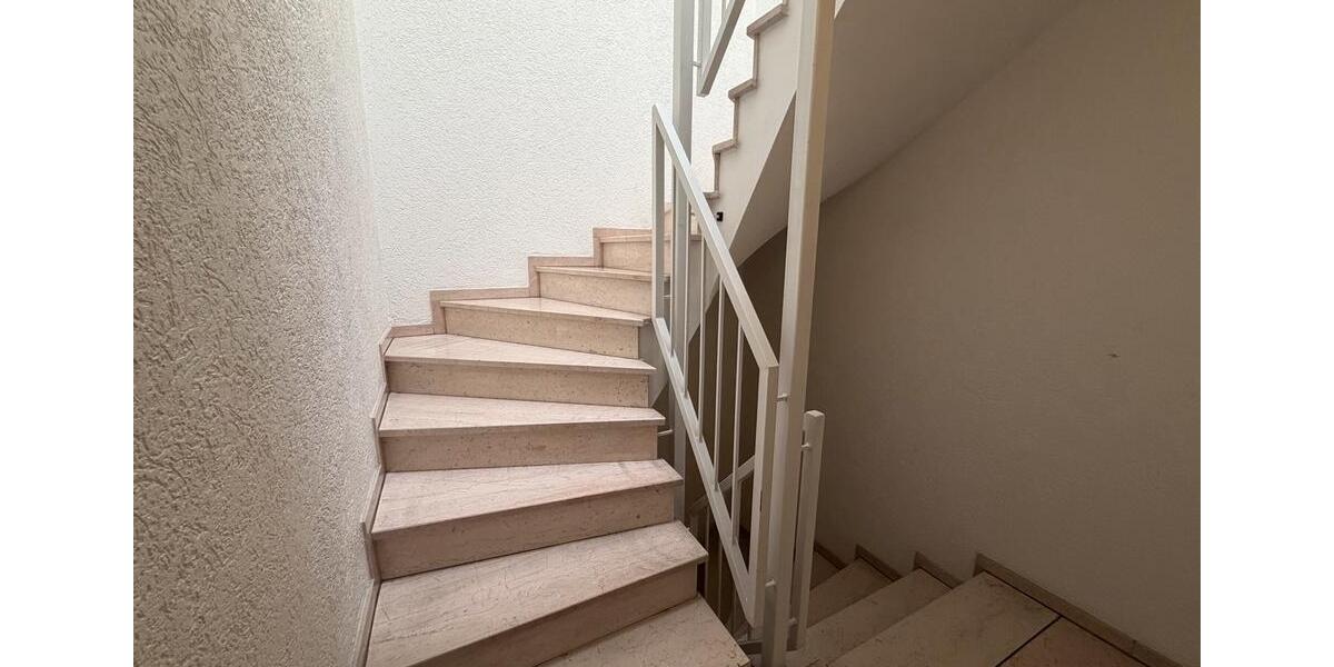 Etagenwohnung Düsseldorf Oberbilk - 2 Zimmer, 53 m&sup2;, 275.000&euro; | Angebot:27157762