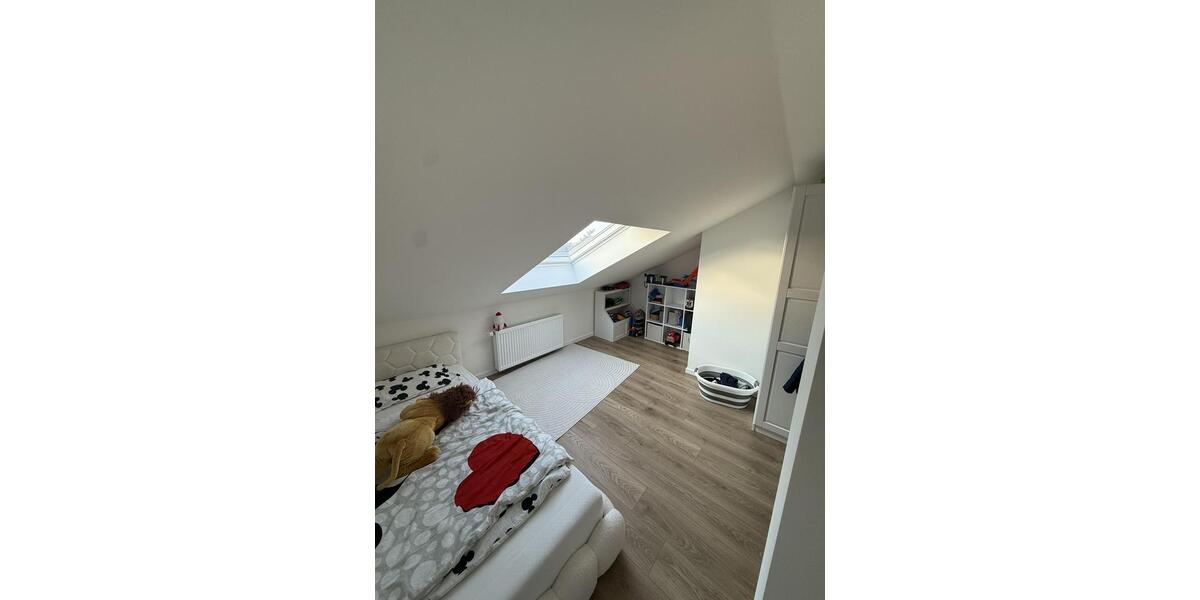 Maisonettenwohnung Düsseldorf Stadtbezirk 9 - 5 Zimmer, 125 m&sup2;, 1.800&euro; | Angebot:26194304