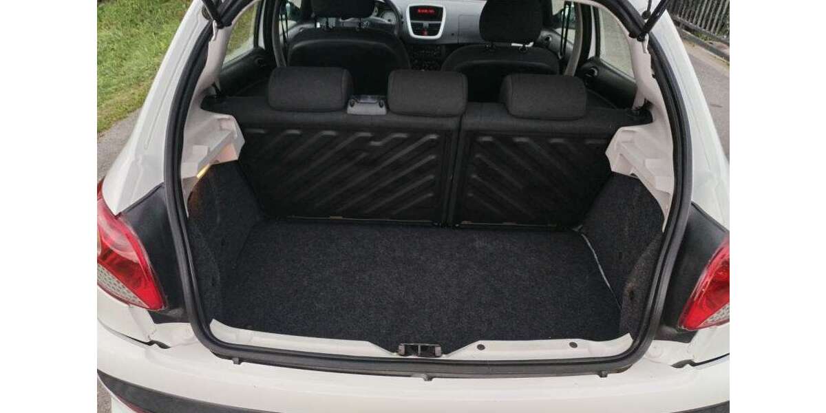 Peugeot 206 205.000 km 2.500 &euro; Köln 50968