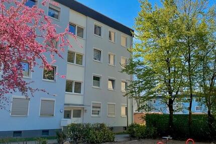 Geräumige 2-Zi.-Wohnung mit Balkon!