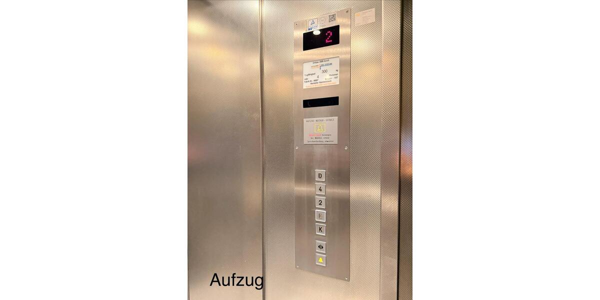 Große 4,5-Zimmer-Wohnung ca. 140 m² in Düsseldorf (Etagenwohnung) 4.5 zimmer