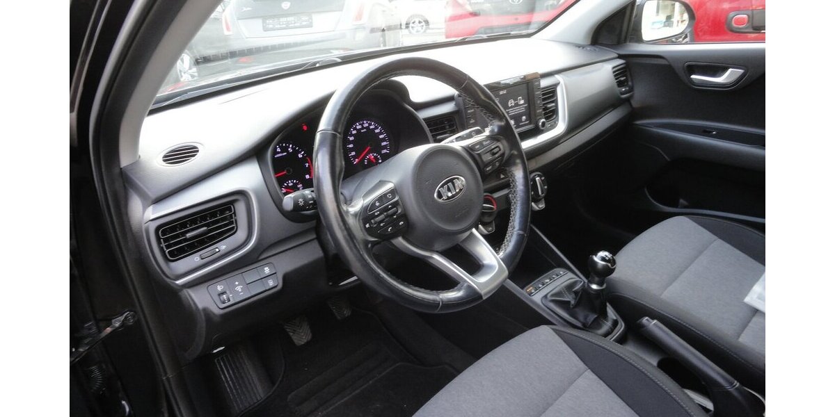 Kia Stonic 1,2 Edition7- Klima SHZ PDC Alu 33Tk,1 Hd 33.000 km 12.999 &euro; Neuss 41462