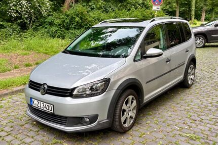 VW Touran 299.000 km 7.800 &euro; Köln 50827
