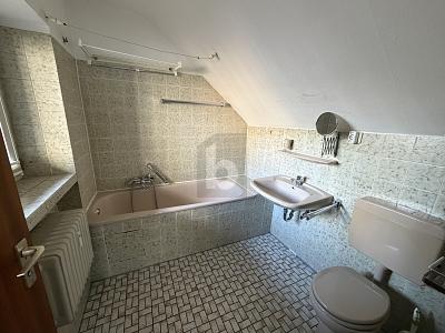 KOMPAKT, HELL UND KOMFORTABEL - Dachgeschoßwohnung Düsseldorf Stadtbezirk 3 | Angebot:27152300