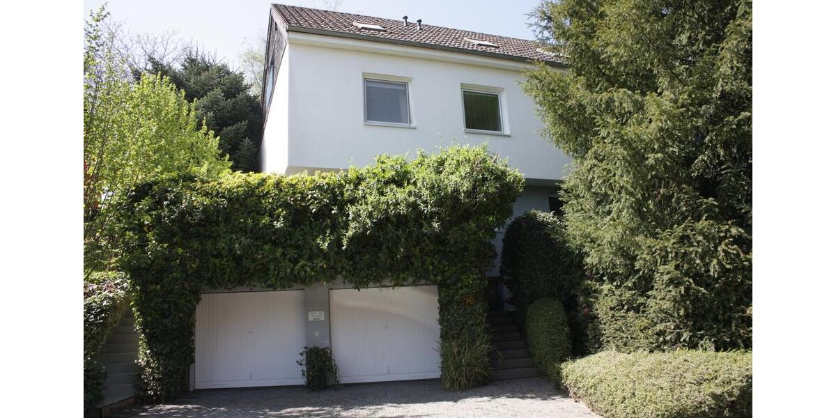 Einfamilienhaus Leverkusen Bergisch Neukirchen - 12 Zimmer, 460 m&sup2;, 899.000&euro; | Angebot:26417589