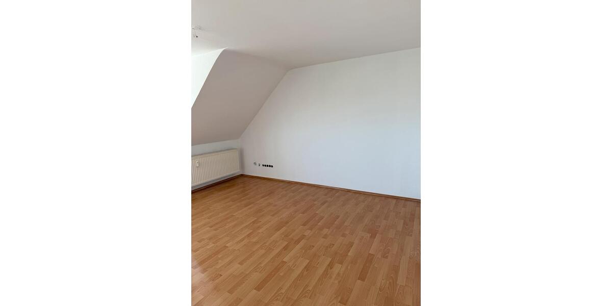 Dachgeschoßwohnung Neuss Holzheim - 3 Zimmer, 74 m&sup2;, 950&euro; | Angebot:26301695