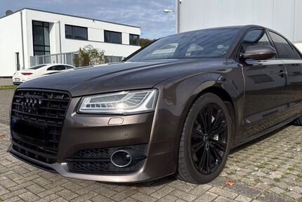 Audi A8 149.996 km 28.900 &euro; Troisdorf 53842