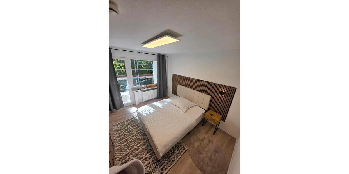 WG zimmer auf zeit , Komplett Neue Möbel! 1 zimmer