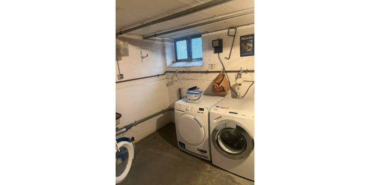 SCHÖN AUSGESTATTETES APPARTMENT MIT EINBAUKÜCHE UND BALKON IN NEUSS-HOLZHEIM 1 zimmer