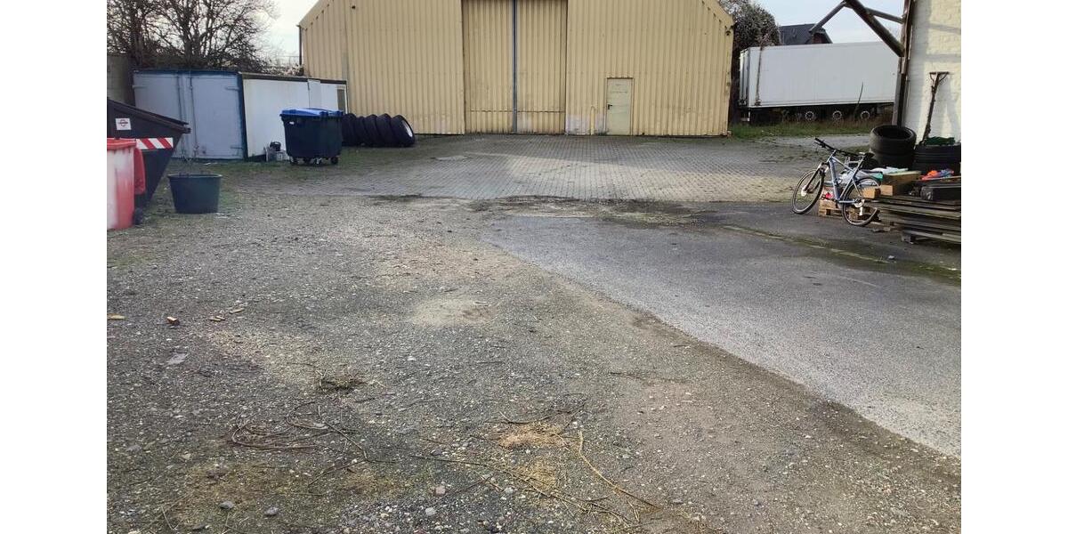 225qm Lagerhalle Blechhalle mit ca. 900qm Freifläche zimmer