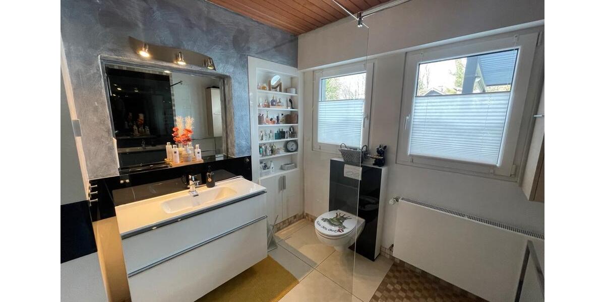 Einfamilienhaus Solingen Central - 5 Zimmer, 1 m&sup2;, 775.000&euro; | Angebot:25647817