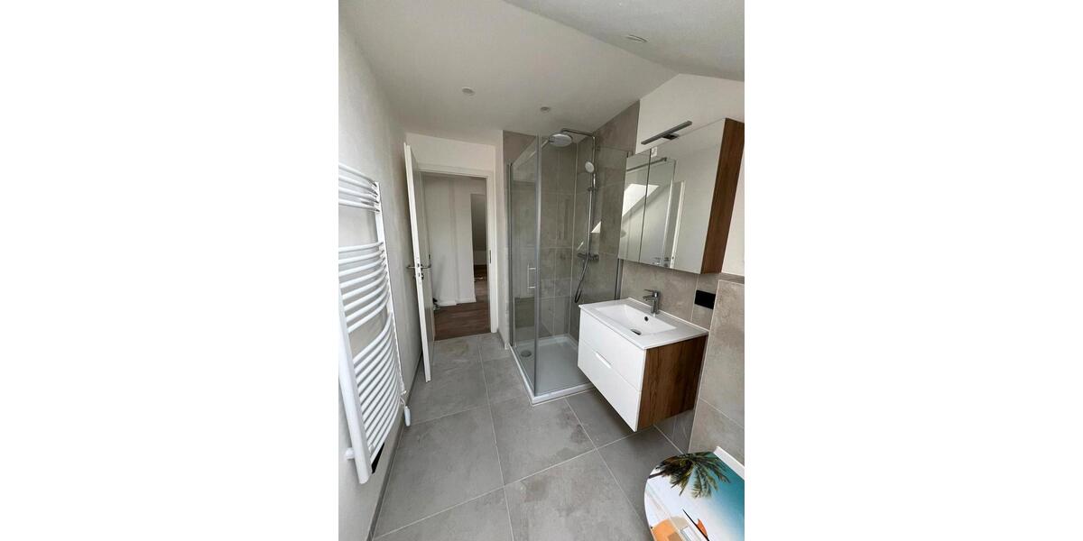 Dachgeschoßwohnung Brühl - 3 Zimmer, 54 m&sup2;, 870&euro; | Angebot:26411501