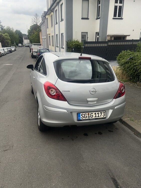 Opel Corsa D 179.000 km 2.500 € Solingen 42651