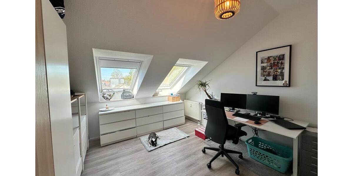 Dachgeschoßwohnung Solingen Burg - 4 Zimmer, 134 m&sup2;, 390.000&euro; | Angebot:27059303