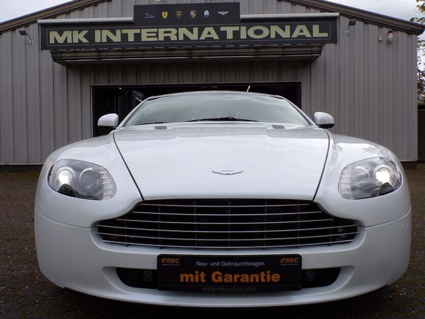 V8 Vantage