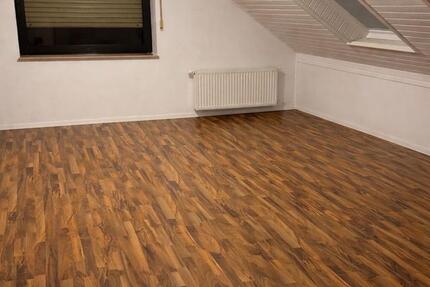 Ruhige 3-Zimmer-Dachgeschosswohnung mit Balkon&Gartennutzung 3 zimmer