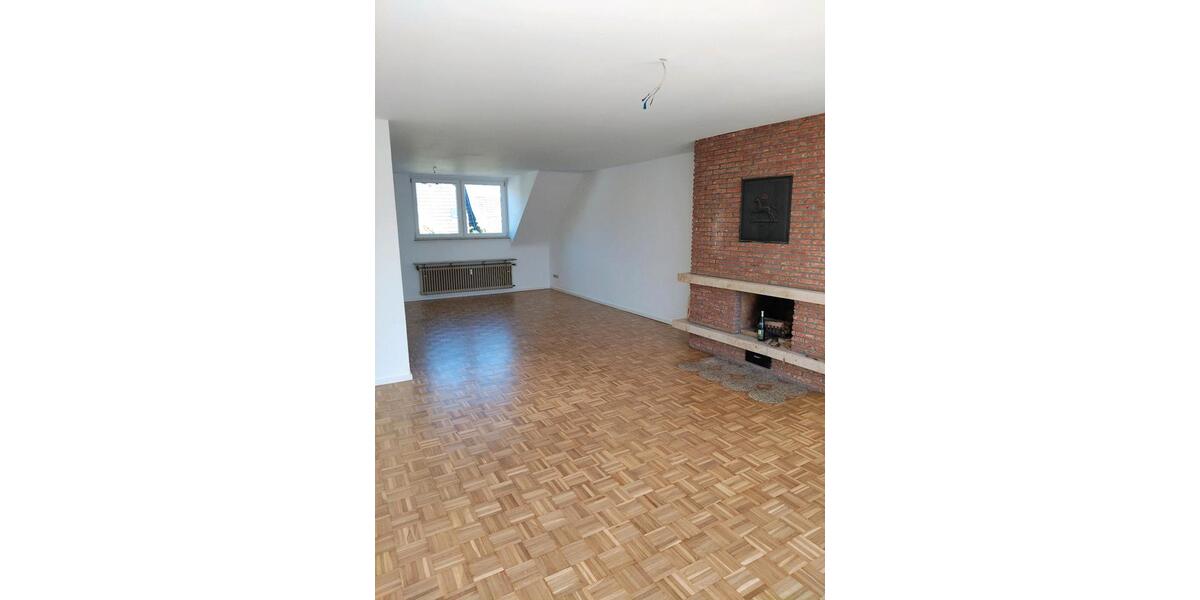 Dachgeschoßwohnung Hilden - 3 Zimmer, 120 m&sup2;, 1.900&euro; | Angebot:26336396