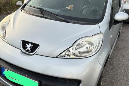 Peugeot 107 96.000 km 2.499 &euro; Düsseldorf 40625