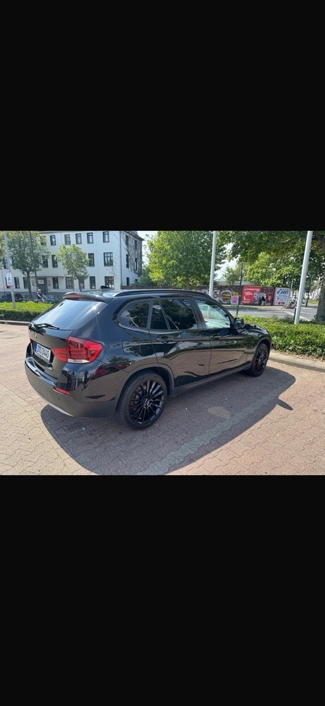 BMW X1 205.000 km 9.999 € Düsseldorf 40213