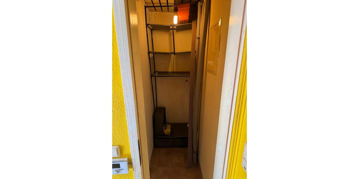 Etagenwohnung Solingen Mitte - 1 Zimmer, 35 m&sup2;, 300&euro; | Angebot:25541383