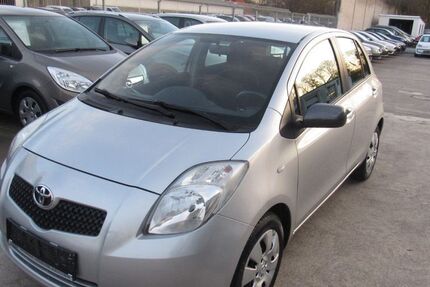 Toyota Yaris 121.000 km 4.990 &euro; Leverkusen 51371