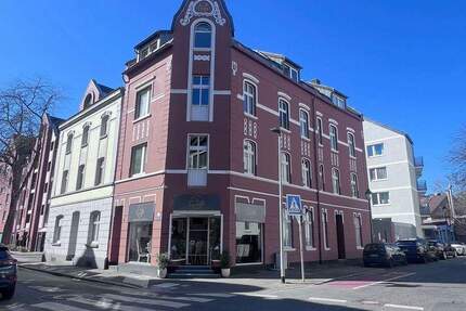 WGH mit 357m² Mietfläche in zentraler Lage von Benrath, JKM € 60.000, 3 Wohnungen, 1 Gewerbe 1 zimmer