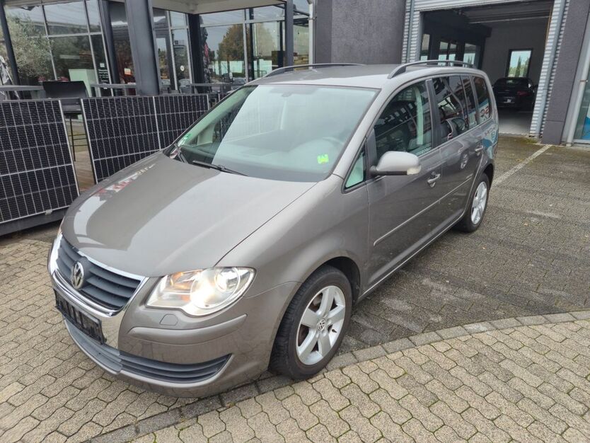 VW Touran 166.800 km 3.950 € Brühl 50321