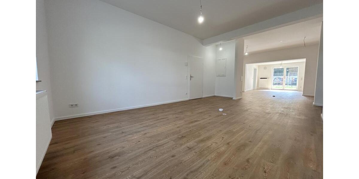 Erdgeschoßwohnung Köln Kalk - 1 Zimmer, 83 m&sup2;, 1.245&euro; | Angebot:26061621