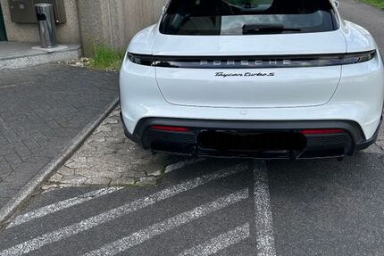 Porsche Taycan 74.631 km 78.000 &euro; Düsseldorf 40549