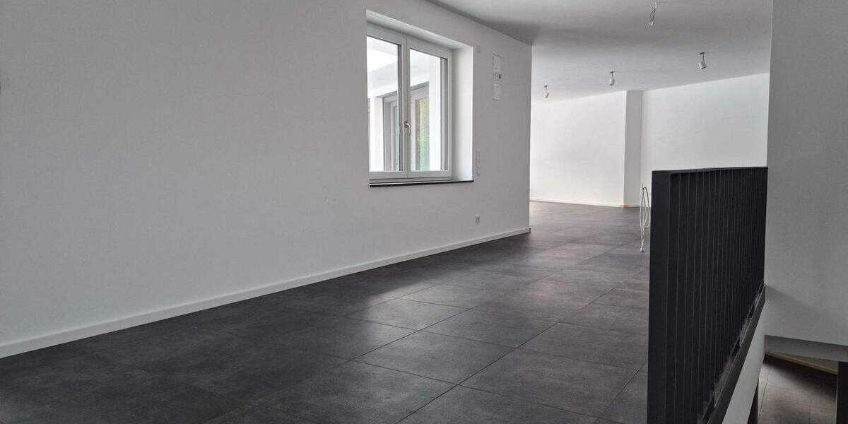Etagenwohnung Frechen - 4 Zimmer, 205 m&sup2;, 4.540&euro; | Angebot:24820662