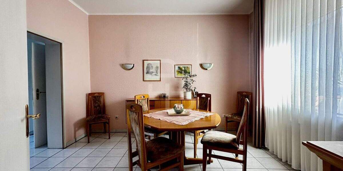 Reihenmittelhaus Köln Mauenheim - 4 Zimmer, 120 m&sup2;, 599.000&euro; | Angebot:24042425