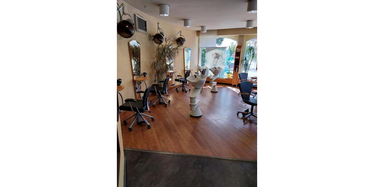 FRISEURSALON-EINRICHTUNG KURZFRISTIG ZU ERKAUFEN 1 zimmer