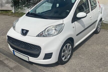 Peugeot 107 31.000 km 3.200 &euro; Solingen 42699